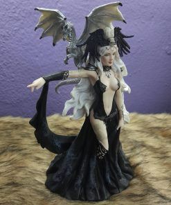 Figura la hechicera y el dragón